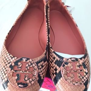 Toey Burch Minnie Pink Snakeskin Travel Ballwt Flats